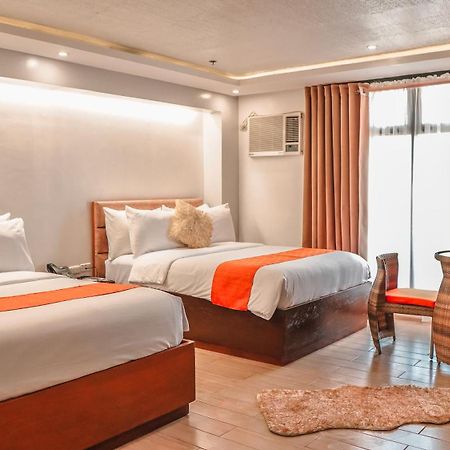 Aya Hotel & Residences Clarin  Esterno foto