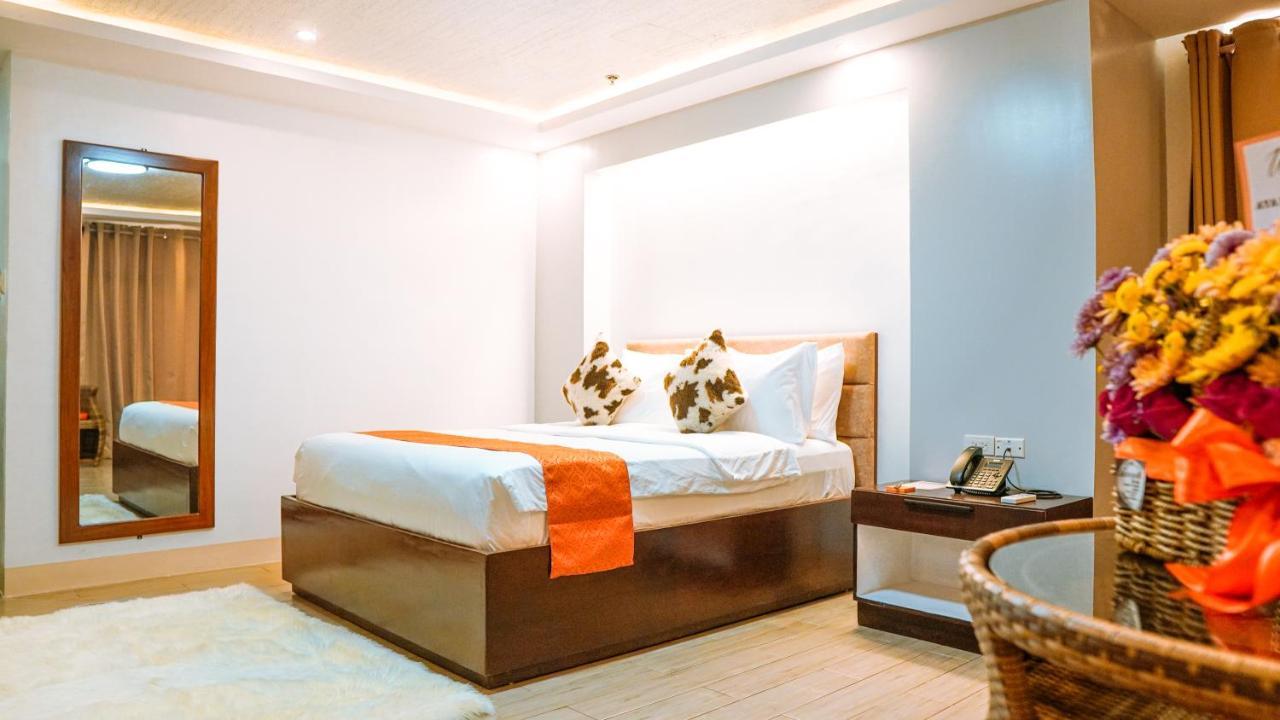 Aya Hotel & Residences Clarin  Esterno foto