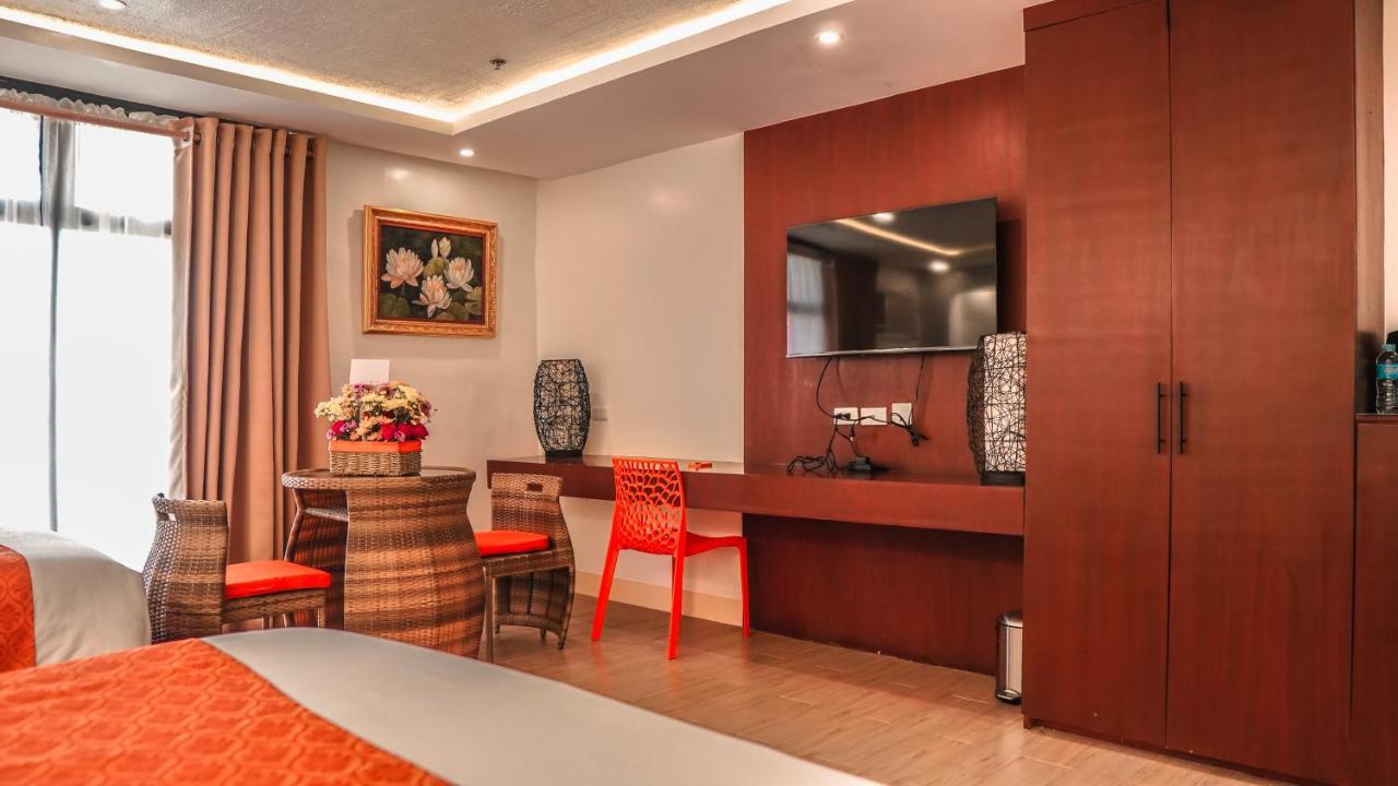 Aya Hotel & Residences Clarin  Esterno foto