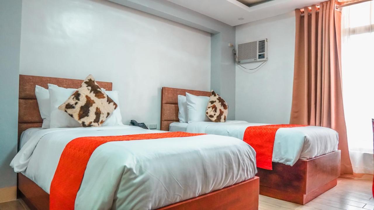 Aya Hotel & Residences Clarin  Esterno foto
