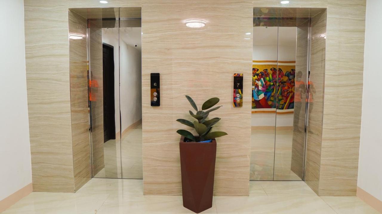 Aya Hotel & Residences Clarin  Esterno foto
