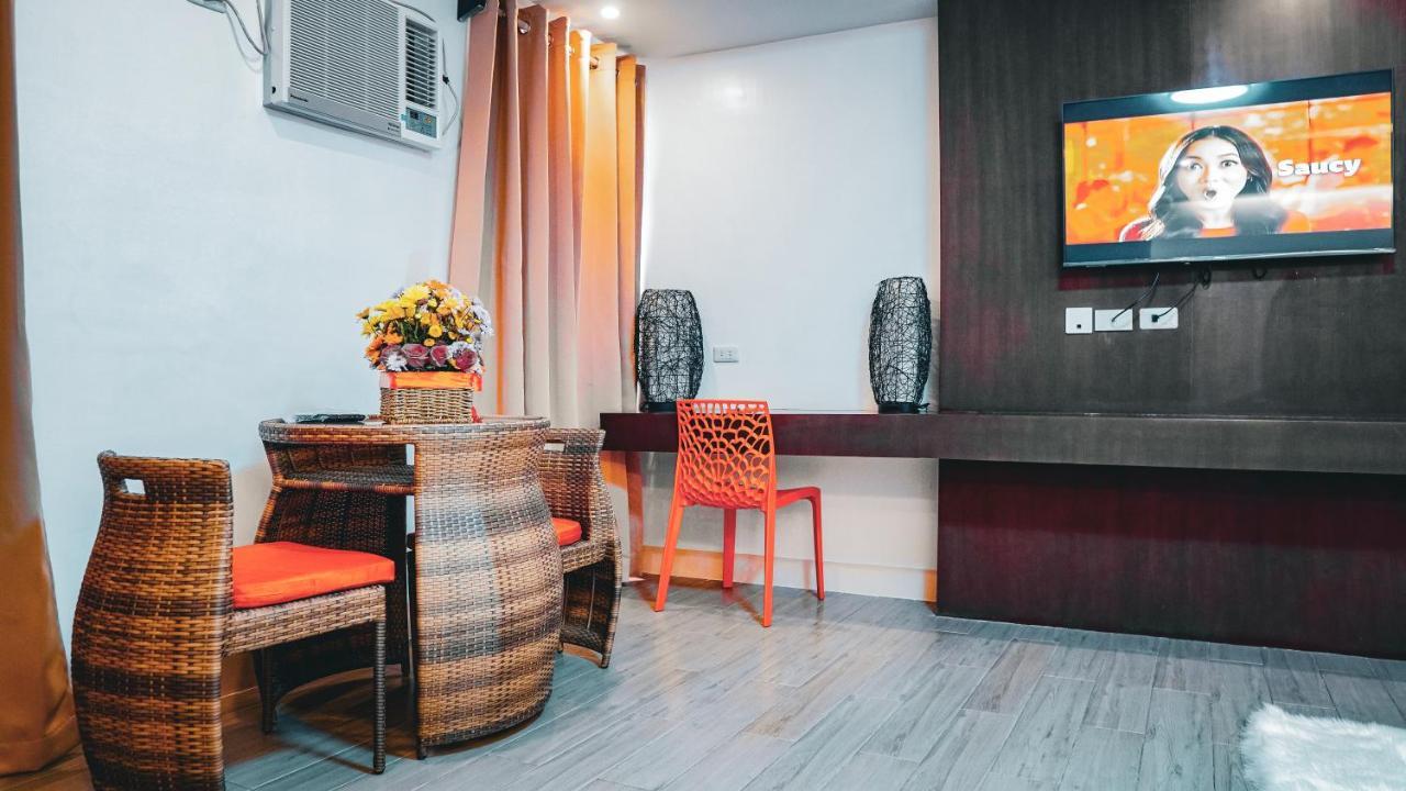 Aya Hotel & Residences Clarin  Esterno foto
